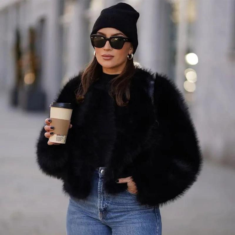 Street Fashion Week - Invierno 2026 Chaqueta Corta de Piel