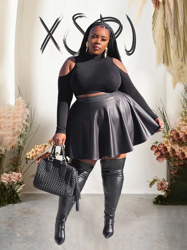 Street Fashion Plus Size - Faldas acampanadas de cuero mate de