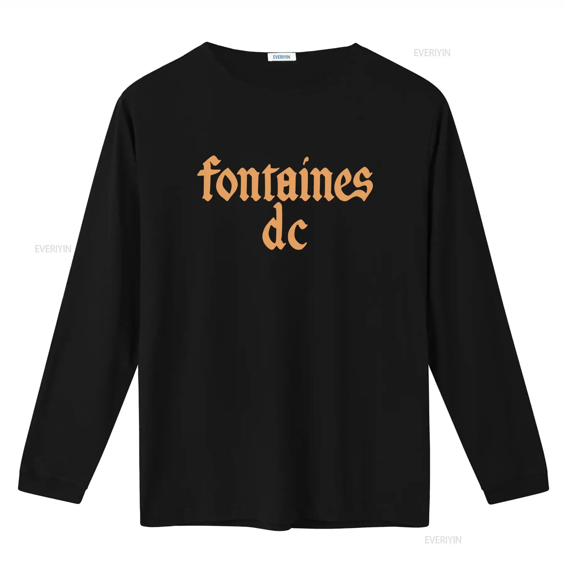 Camiseta negra 'Gothic Logo' d - Street Fashion Mood reseña y precio
