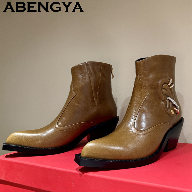 Botines de tacón grueso de cue - Street Fashion Week reseña y precio