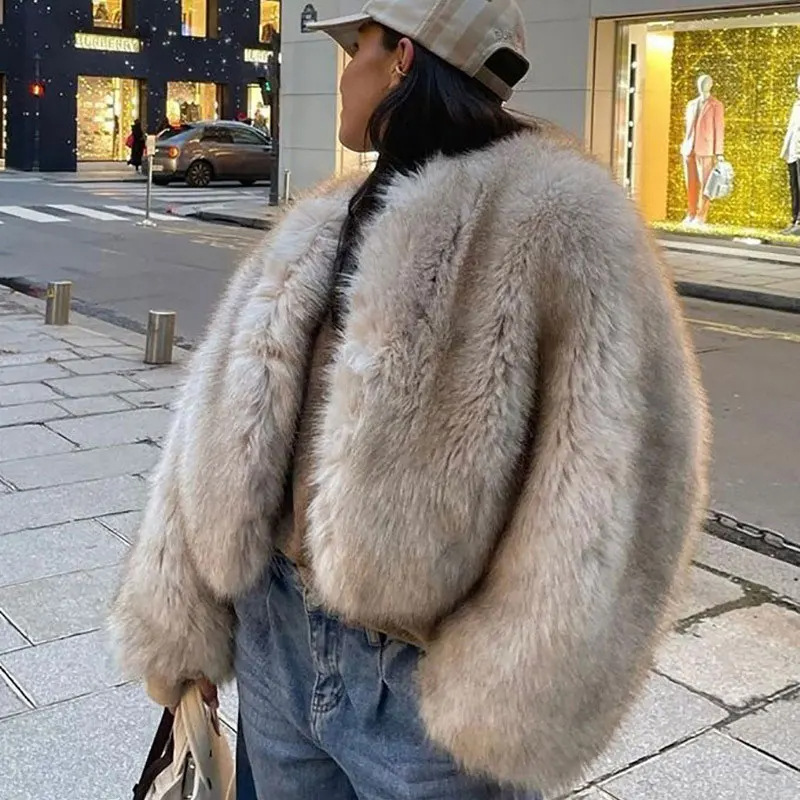 Invierno 2026 Chaqueta Corta d - Street Fashion Week reseña y precio
