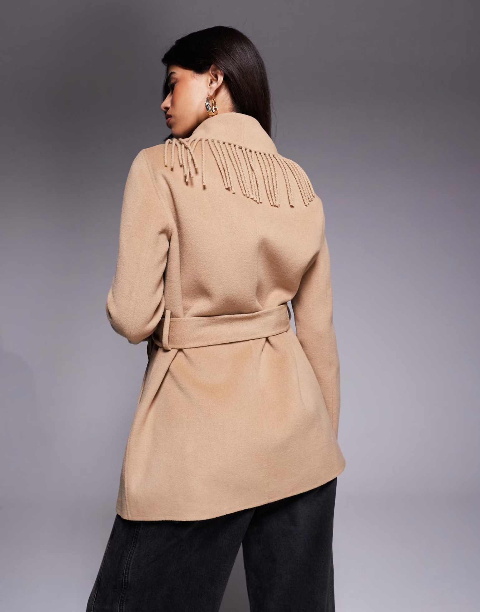Abrigo corto de lujo con cuell - Street Fashion Events reseña y precio